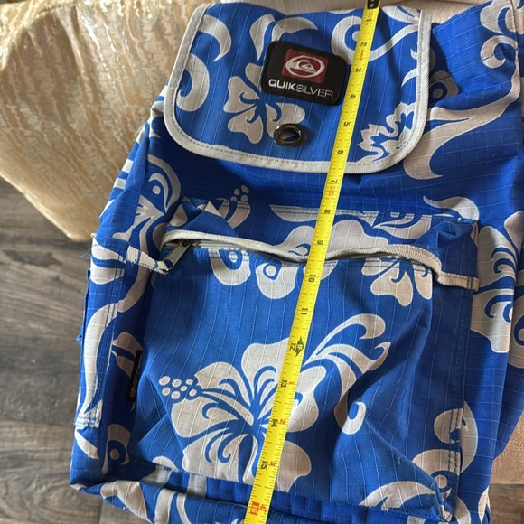 Quicksilver Blue and White Floral Backpack - Picture 9 of 10